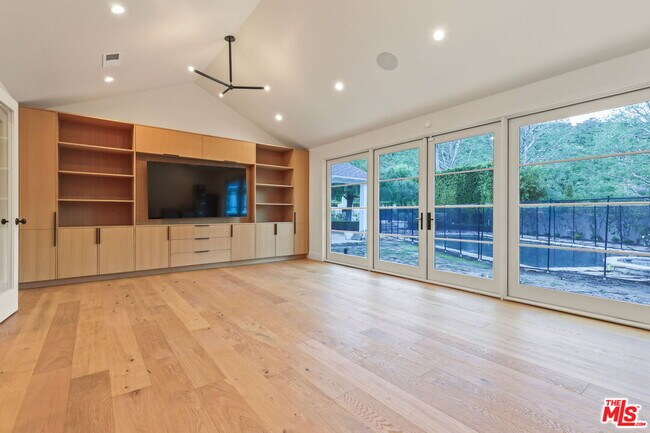 Building Photo - 17620 Camino De Yatasto