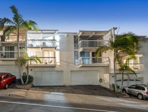 Private Garage & Driveway - 2335 Caringa Way