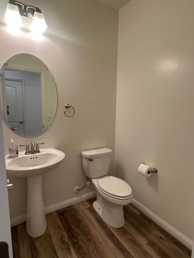 Building Photo - Seven Oaks Highgate Gated Community - READ...