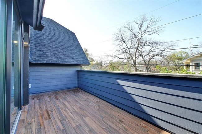 Building Photo - 4412 Caswell Ave