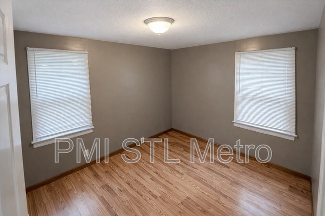 Building Photo - 7008 Paisley Dr