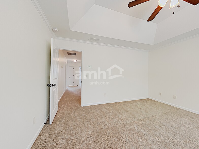 Building Photo - 406 Sheila Way
