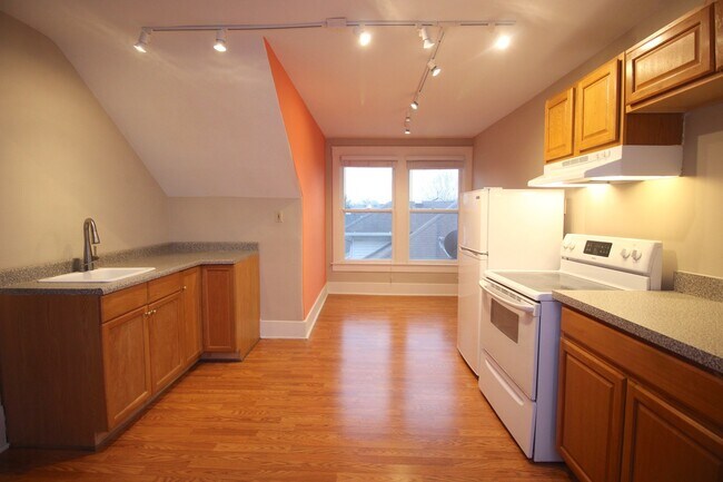 Building Photo - Eastern Parkway