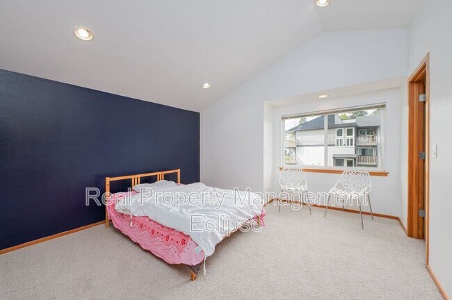 Building Photo - 1145a N 91st St