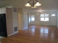 Building Photo - Rye Townhouse- 3 Bedroom  2.5 Baths $5985 ...