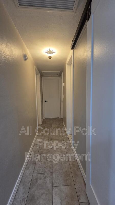 Building Photo - 1621 Huntington St