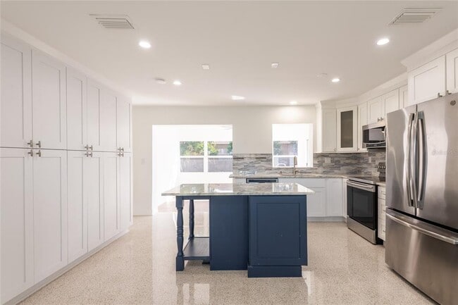 Building Photo - 2505 Gulf Blvd