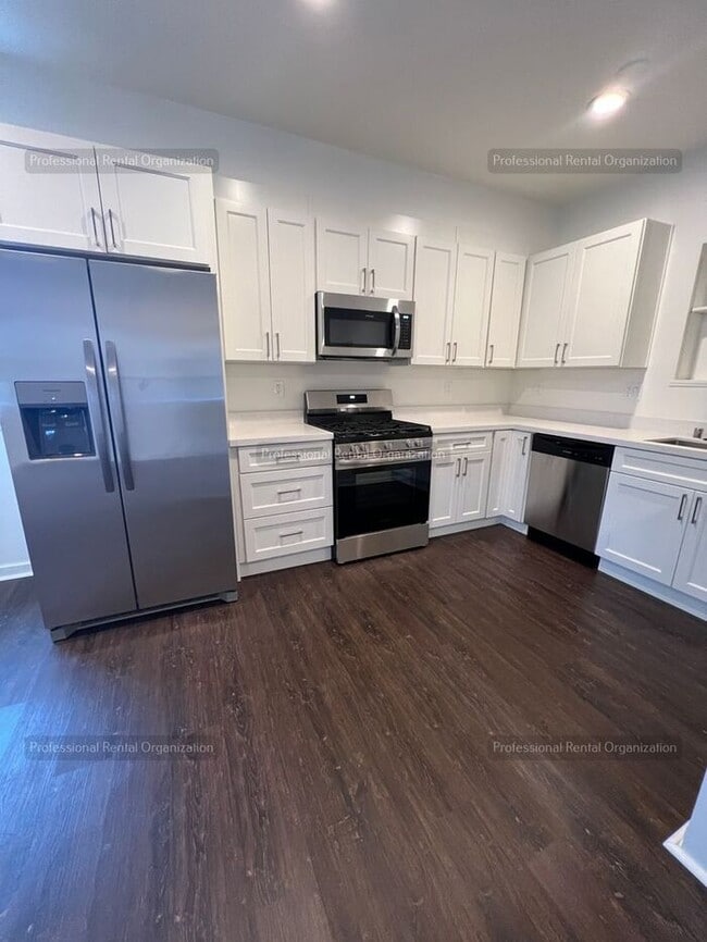 Building Photo - Experience the charm of Napa, CA living in this one-bedroom, one-bathroom apartment. Available now!!