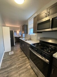 Building Photo - Recently updated building in Bellevue area of Pittsburgh