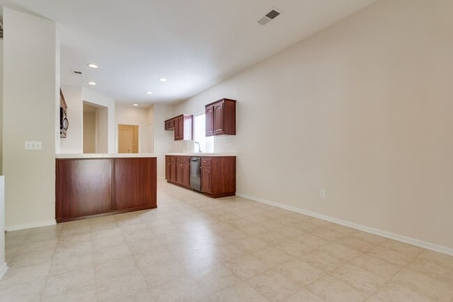 Building Photo - Gorgeous 4 Bedroom Santa Fe Hills Home With a Pool!