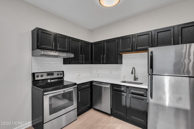 Building Photo - 31 W Front St