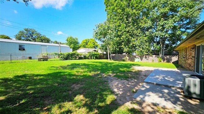 Building Photo - 3008 E Noble Dr
