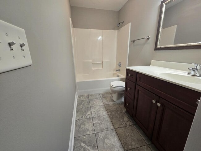 Building Photo - 729 Cobblestone Dr