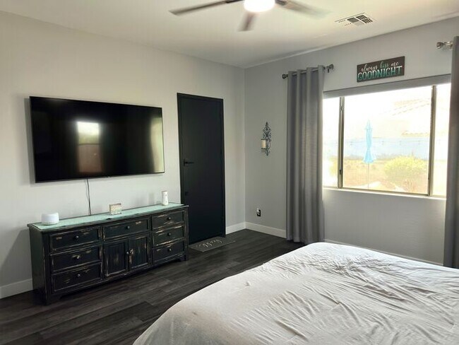Building Photo - Estrella Mountain Ranch with Resort-style ...