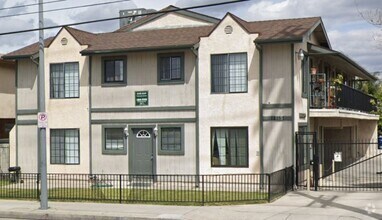 Building Photo - 2 bedrooms, 2 baths, 2 parking spaces! Cen...