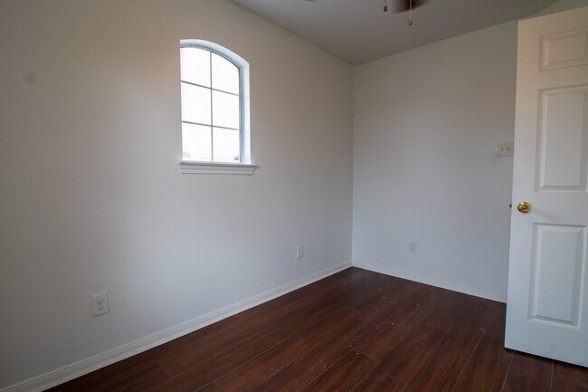 Building Photo - 3615 Legion St