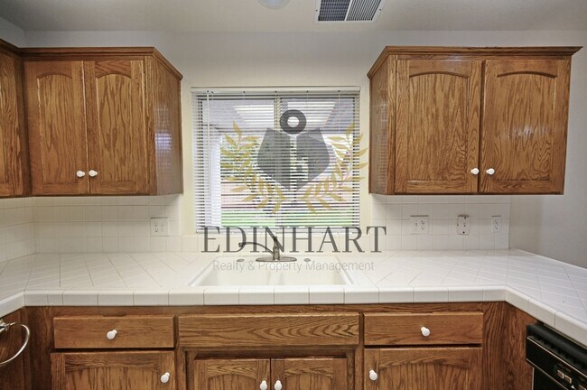 Building Photo - 2233 E Christopher Dr