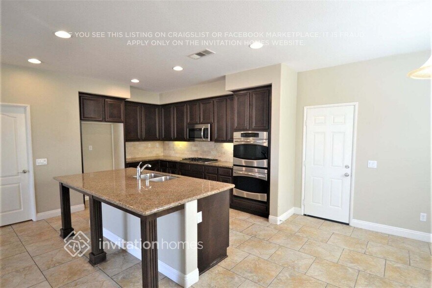 Building Photo - 30262 Trois Valley St