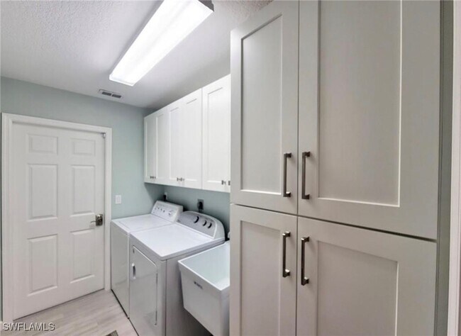 Building Photo - 17611 Marco Island Ln