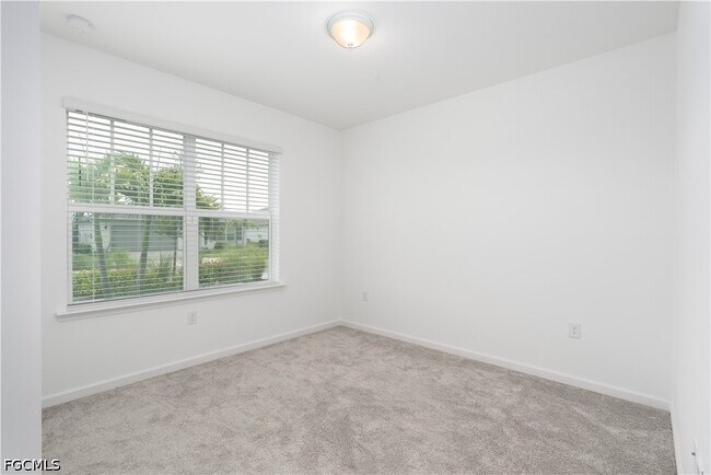 Building Photo - 42428 Cascade Dr