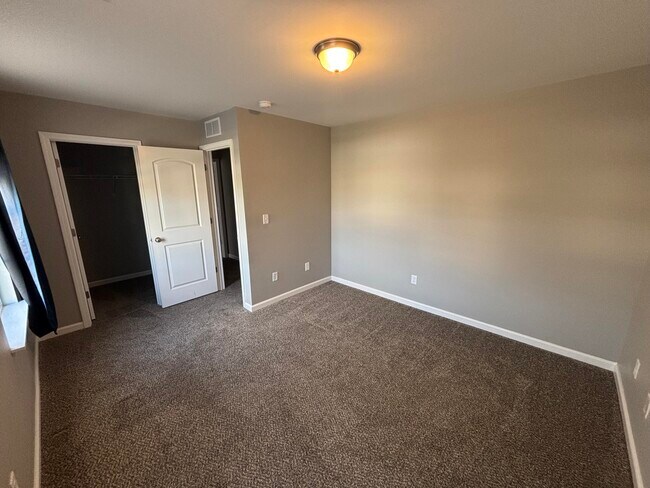 Building Photo - 140 Landry Ln