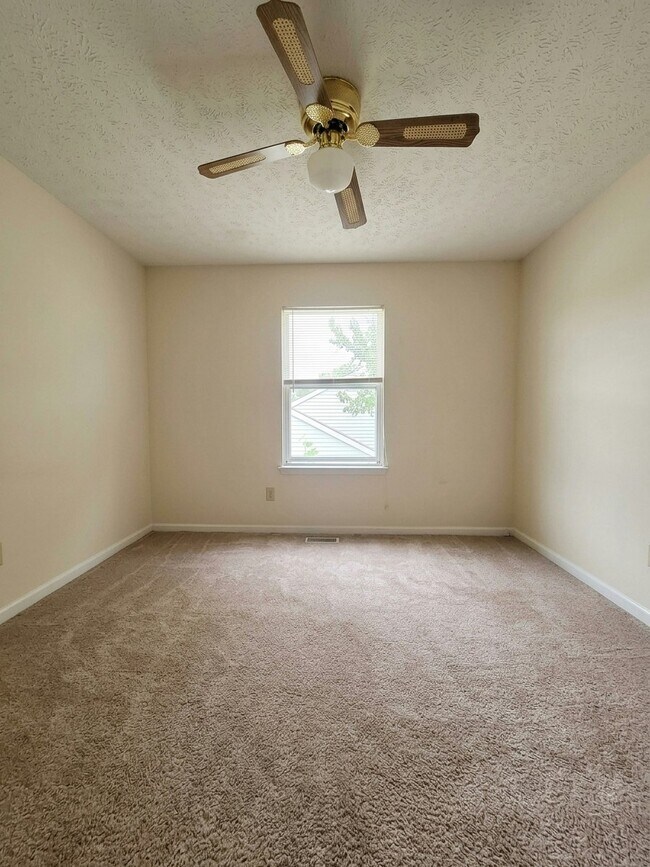 Building Photo - 3920 E Meadow Dr
