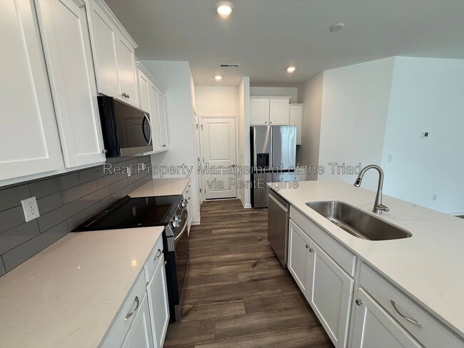 Building Photo - 5236 Amaryllis Wy