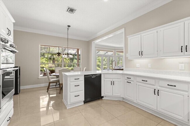 Building Photo - 8800 Torey Pines Terrace