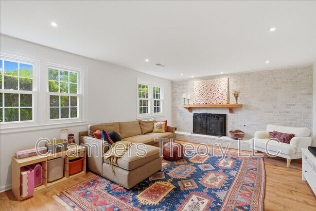 Building Photo - 9221 Talisman Dr