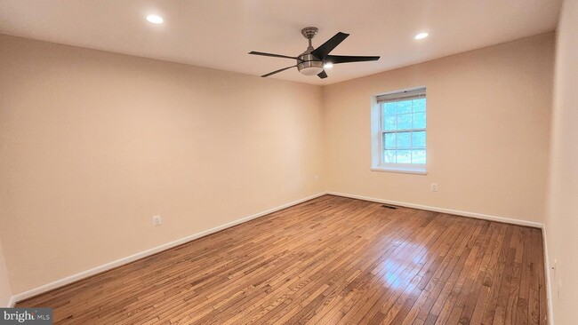 Building Photo - 10823 Bucknell Dr