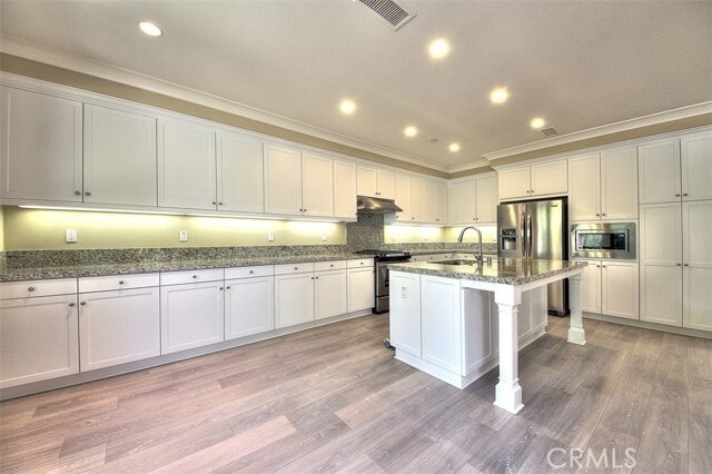 Building Photo - 46 Larkfield