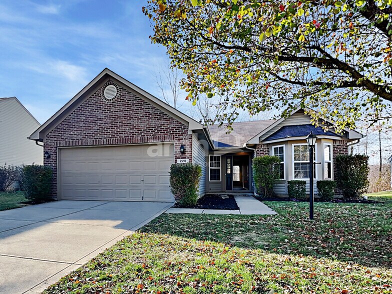 Primary Photo - 220 Longview Bend