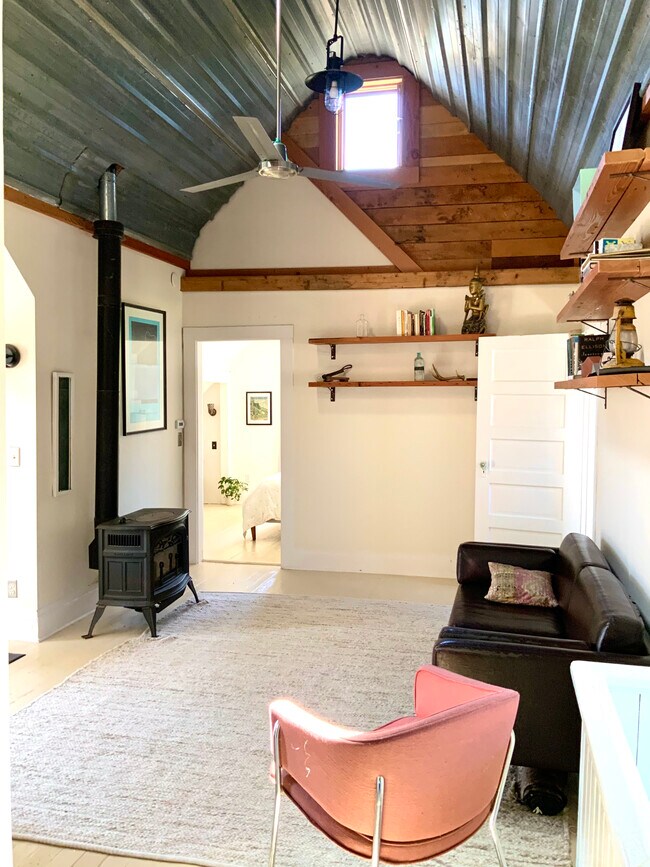 2nd Floor Living Room - 4214 N Albina Ave