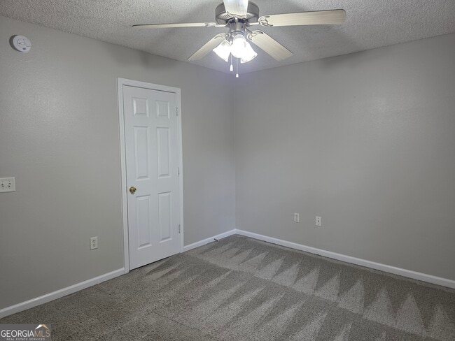 Building Photo - 5022 Winfield Dr