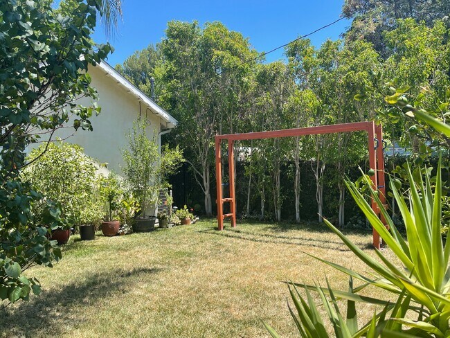 Monkey Bars - 6947 Jellico Ave