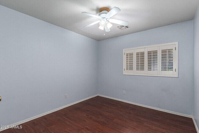 Building Photo - 881 E Appaloosa Rd