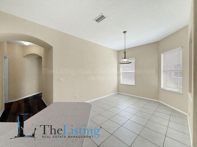 Building Photo - 7411 Surrey Wood Ln