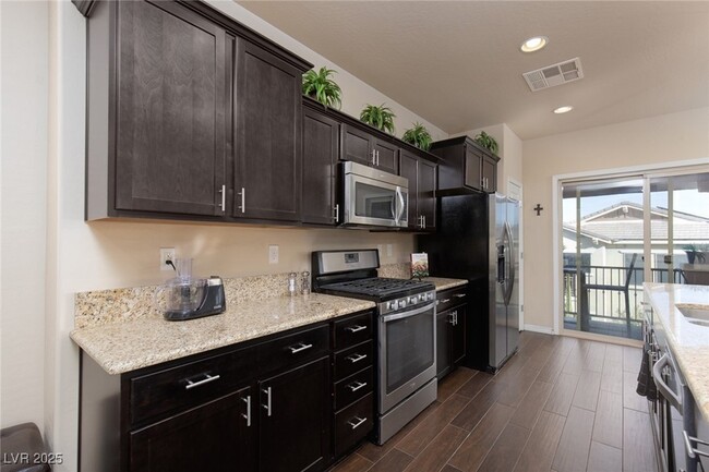 Building Photo - 2070 Morro Vista Dr