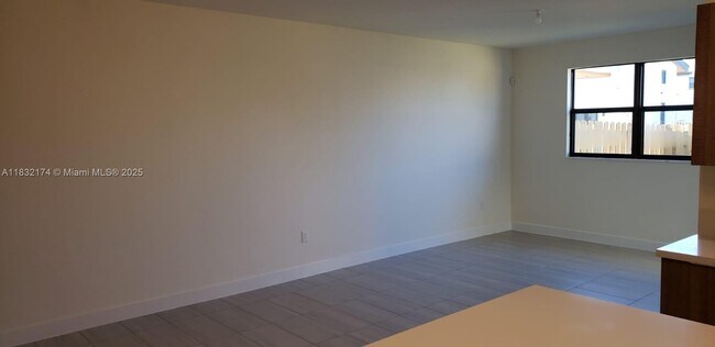 Building Photo - 10452 NW 80th Terrace