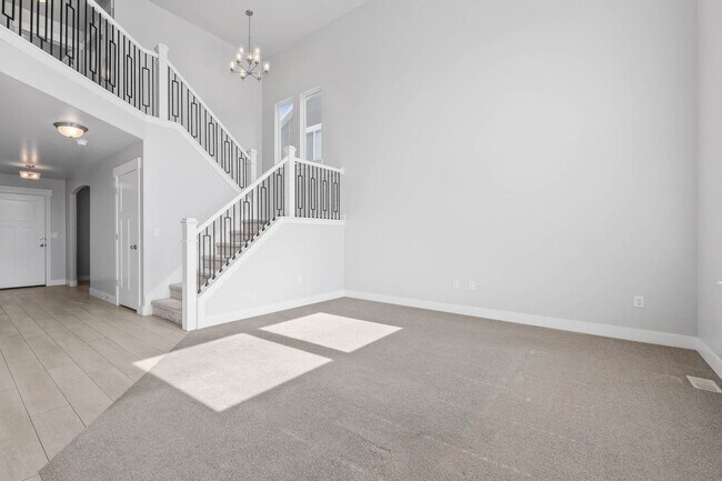 Building Photo - 6 Bedroom 3.5 Bathroom House in Saratoga Springs!