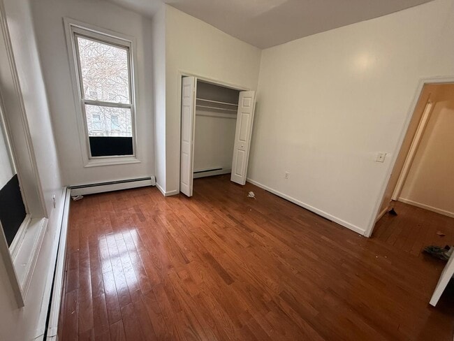 Building Photo - 23 Vroom St