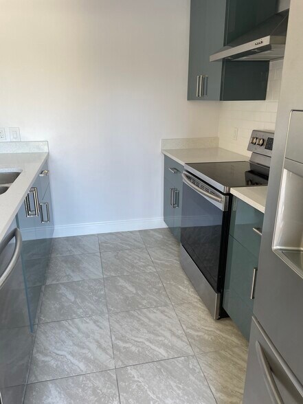 Building Photo - 131 1st Way