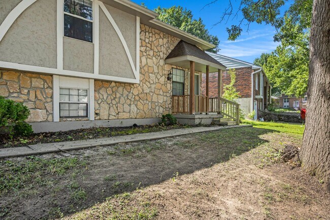 Building Photo - 2829 Tepee Ave