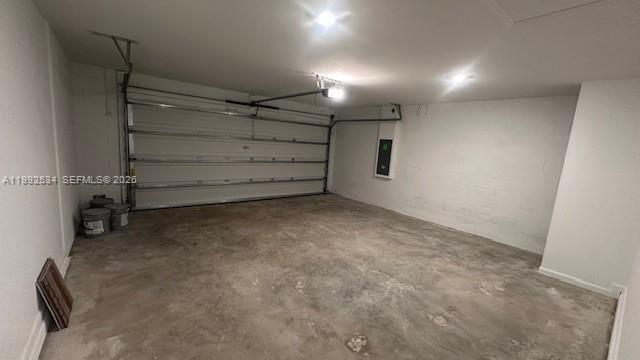 Building Photo - 303 Artemis St