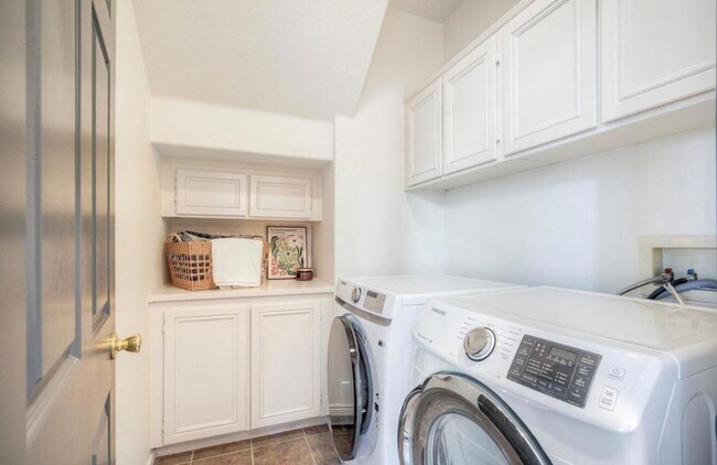 Building Photo - Homes Management - Carlsbad Home