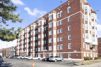 Building Photo - 230 E 9th St