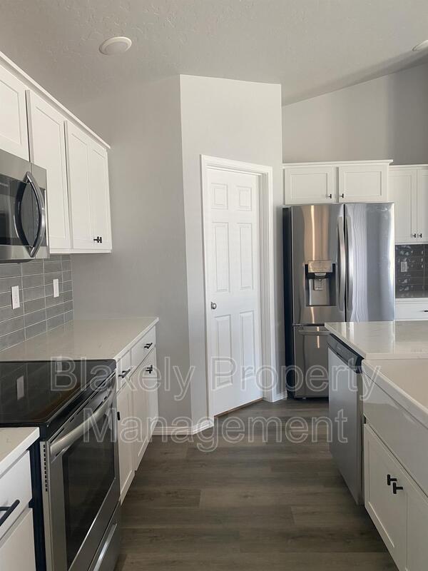 Building Photo - 1415 Carrol Town Wy