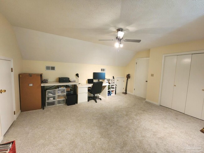 Building Photo - 4525 Baybrook Dr