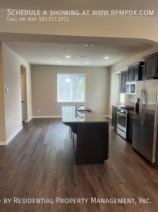 Building Photo - 14075 SW Compass Dr