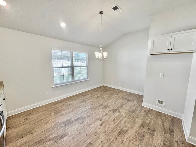 Building Photo - 8437 Grayce Dr